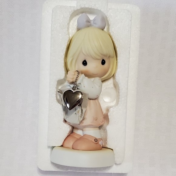 Precious  Moments  There's  Always  A  Place  In  My  Heart  Set - Picture 8 of 14